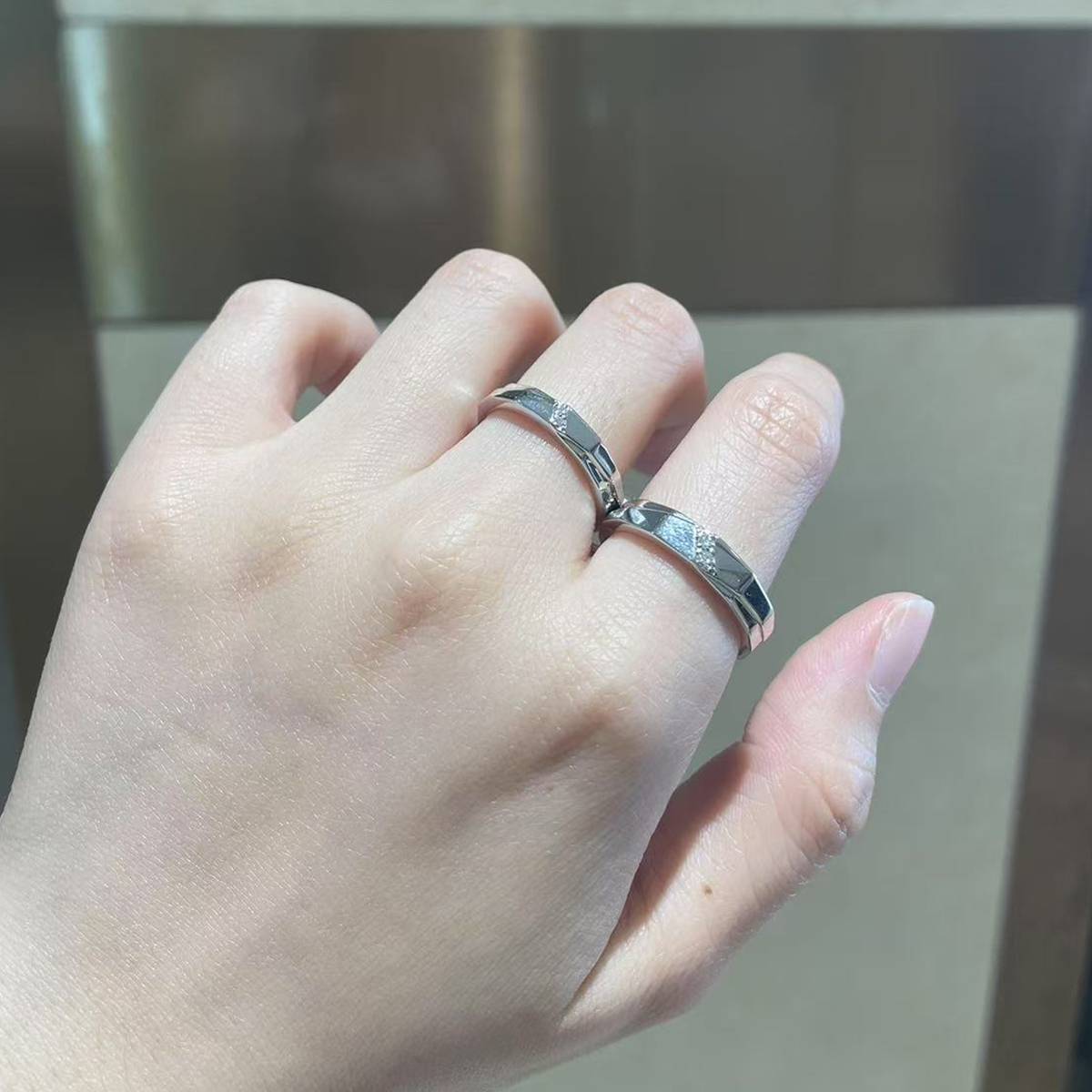 S925银镀白金情侣对戒定制选款副石莫桑钻0.046ct